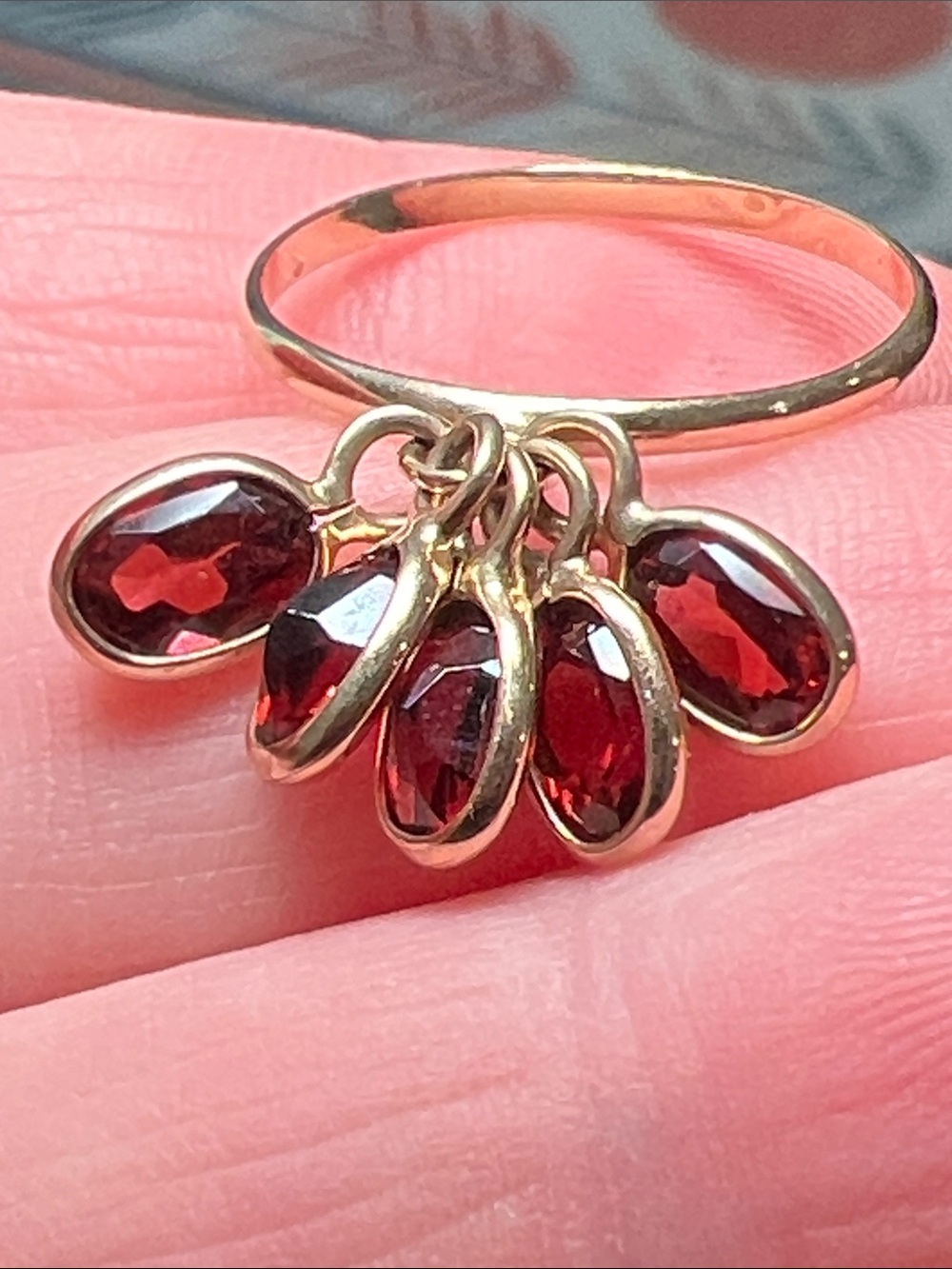 Vintage 10k Solid Yellow Gold Red Garnet Gemstone Cha-Cha Dangle Charm Ring - Picture 3 of 12